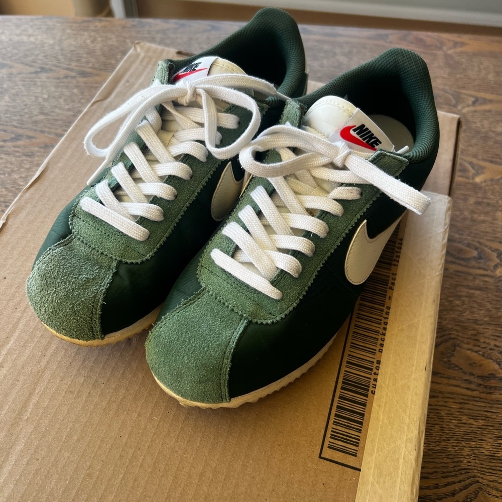 Green Nike Cortez Women’s 9